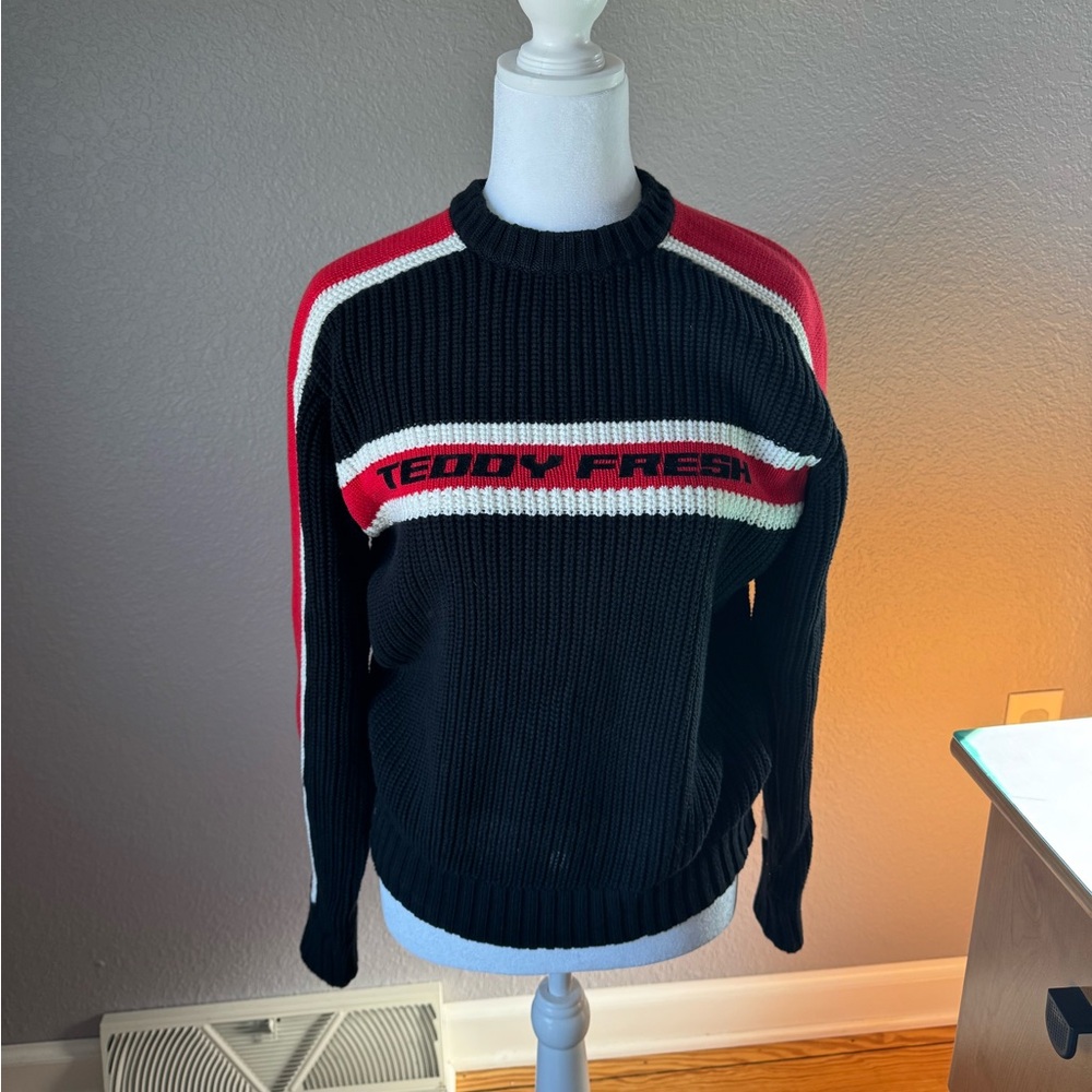 Teddy Fresh Men's Black, Red, and White Crewneck Sweater